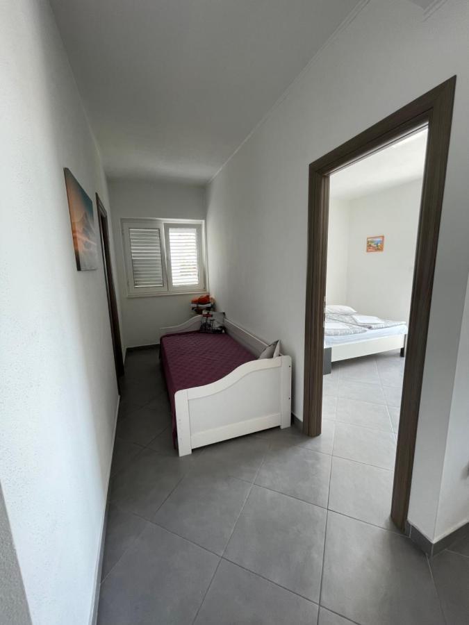 Apartments Nevistic Podstrana Extérieur photo