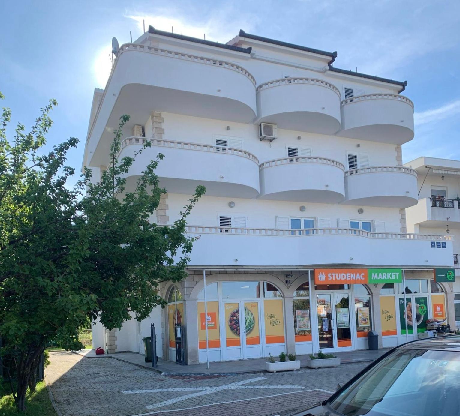Apartments Nevistic Podstrana Extérieur photo