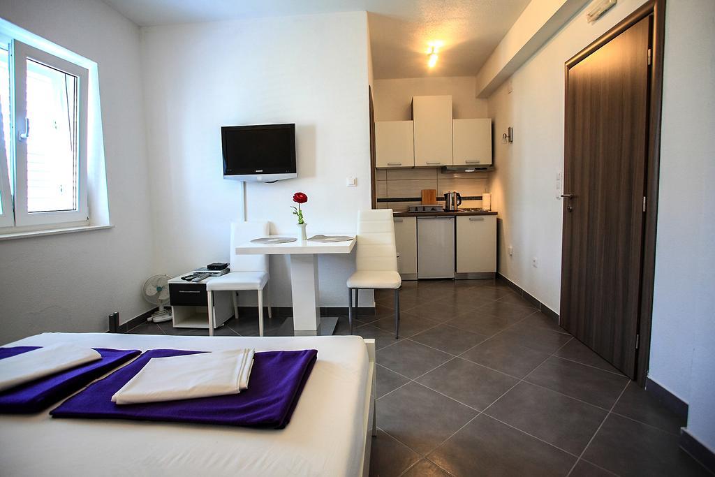 Apartments Nevistic Podstrana Extérieur photo