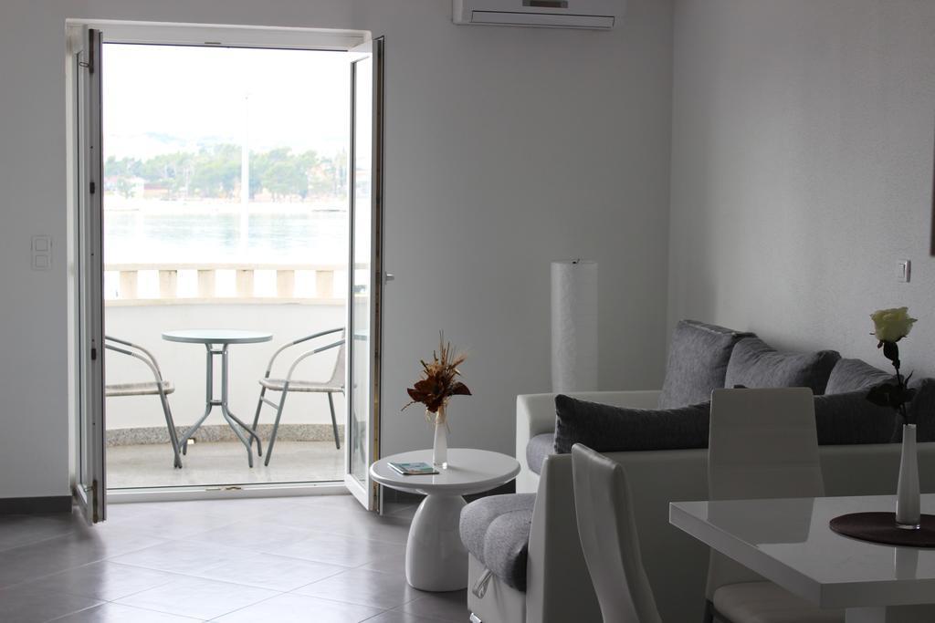 Apartments Nevistic Podstrana Extérieur photo