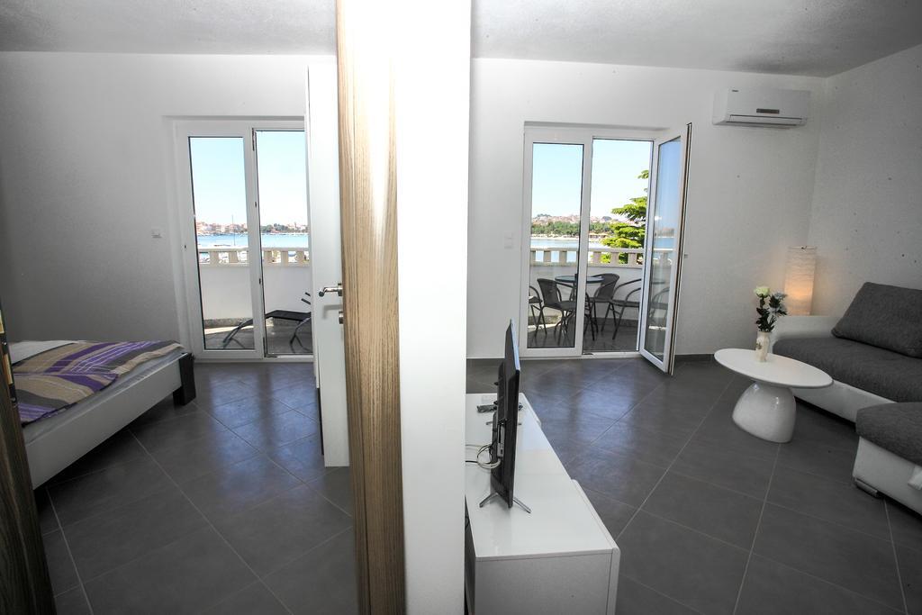 Apartments Nevistic Podstrana Extérieur photo