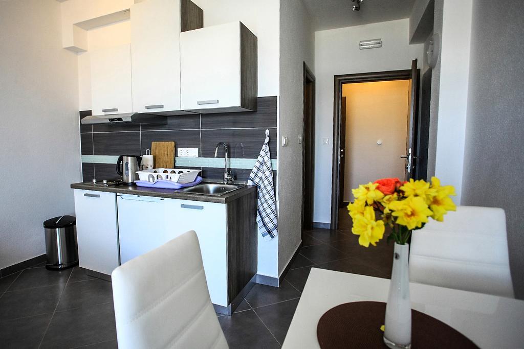Apartments Nevistic Podstrana Extérieur photo
