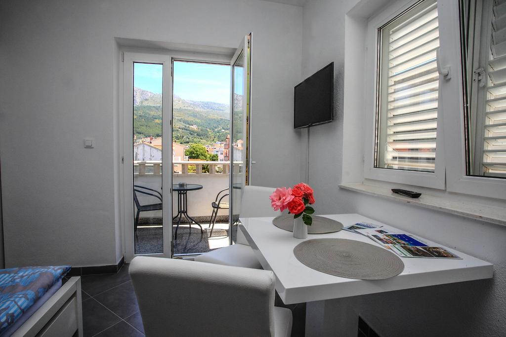 Apartments Nevistic Podstrana Extérieur photo