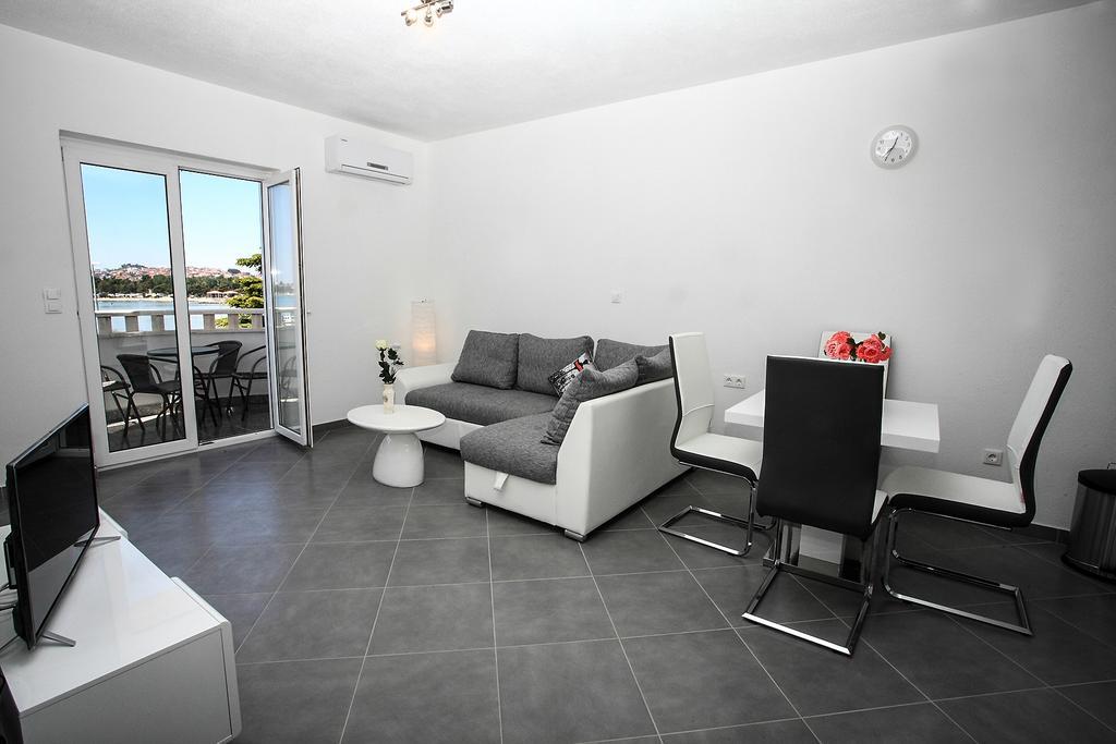 Apartments Nevistic Podstrana Extérieur photo