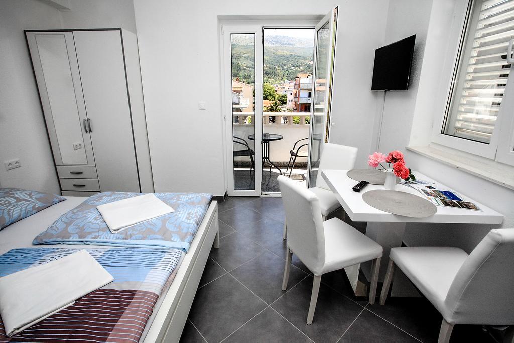 Apartments Nevistic Podstrana Extérieur photo