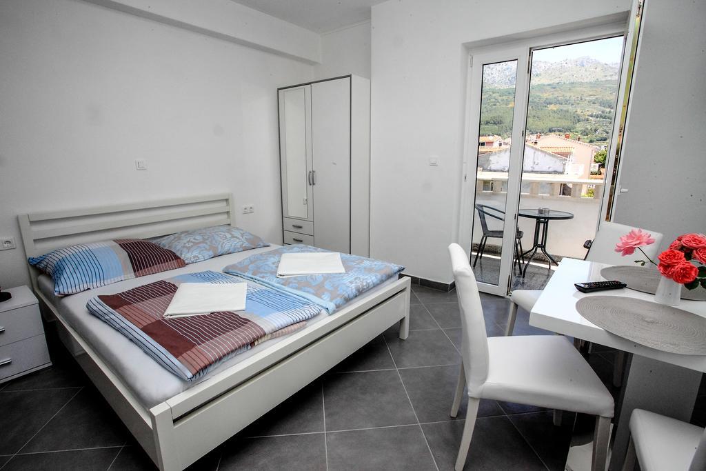 Apartments Nevistic Podstrana Extérieur photo