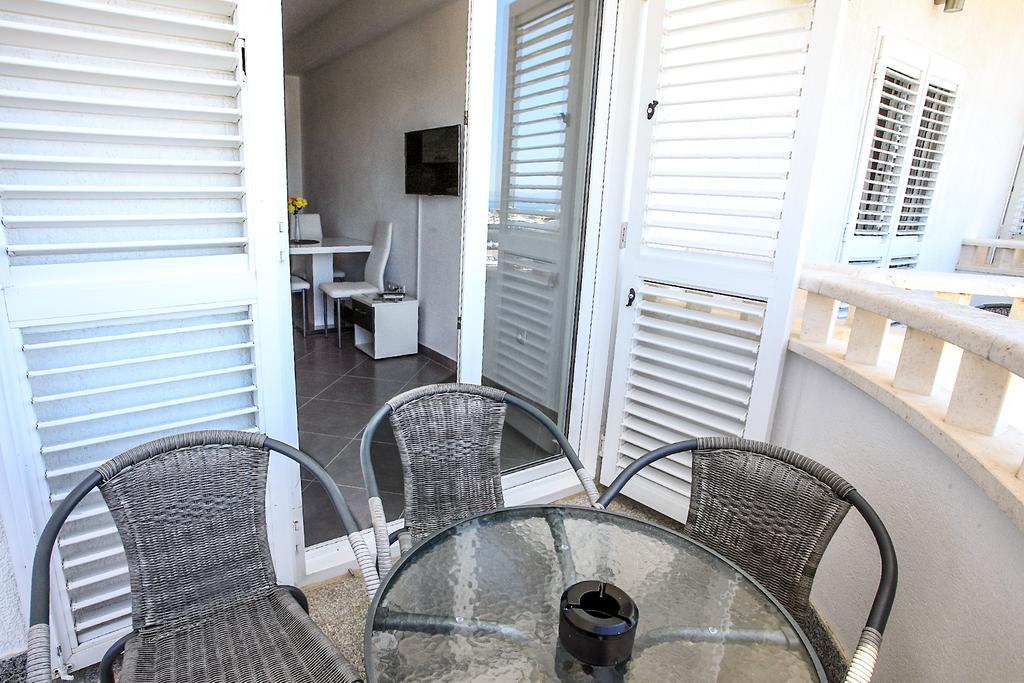 Apartments Nevistic Podstrana Extérieur photo