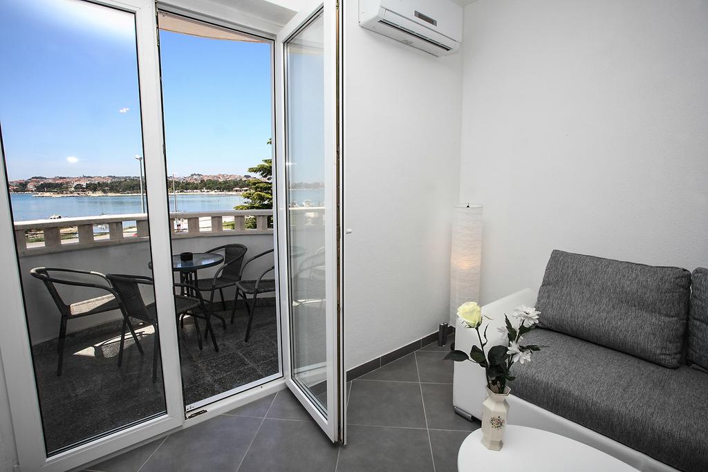 Apartments Nevistic Podstrana Extérieur photo